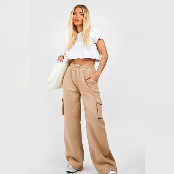 Beige High-Waisted Cargo Sweat-pant